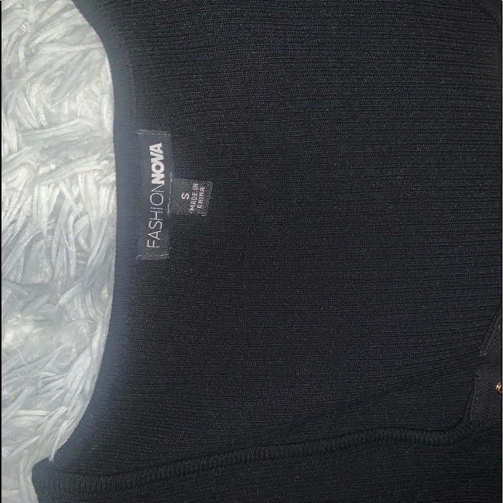 NWOT•Fashion Nova black ribbed dress w/ gold clasp - Picture 4 of 4